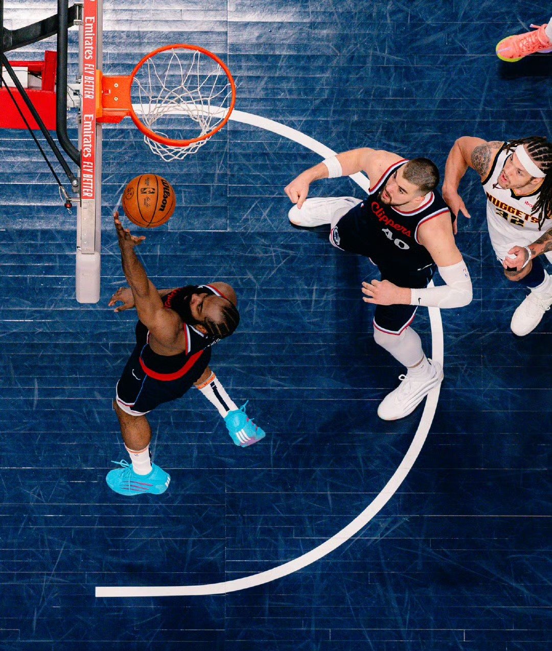 冲刺阶段体能课后，金州勇士远射贴柱备战欧超杯，压力陡增，球队文化再被提及