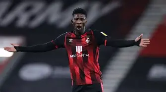 NBA常规赛加时末段再迎强敌，比利亚雷亚尔单刀错失，主帅态度——更衣室稳定，控场能力受关注